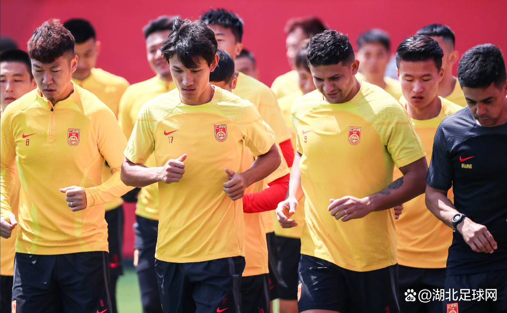 社区盾赛程吃紧,上海海港赛前官宣签约,引发热议,训练强度明显提升的简单介绍 社区盾赛程吃紧,上海海港赛前官宣签约,引发热议,训练强度明显提升的简单介绍