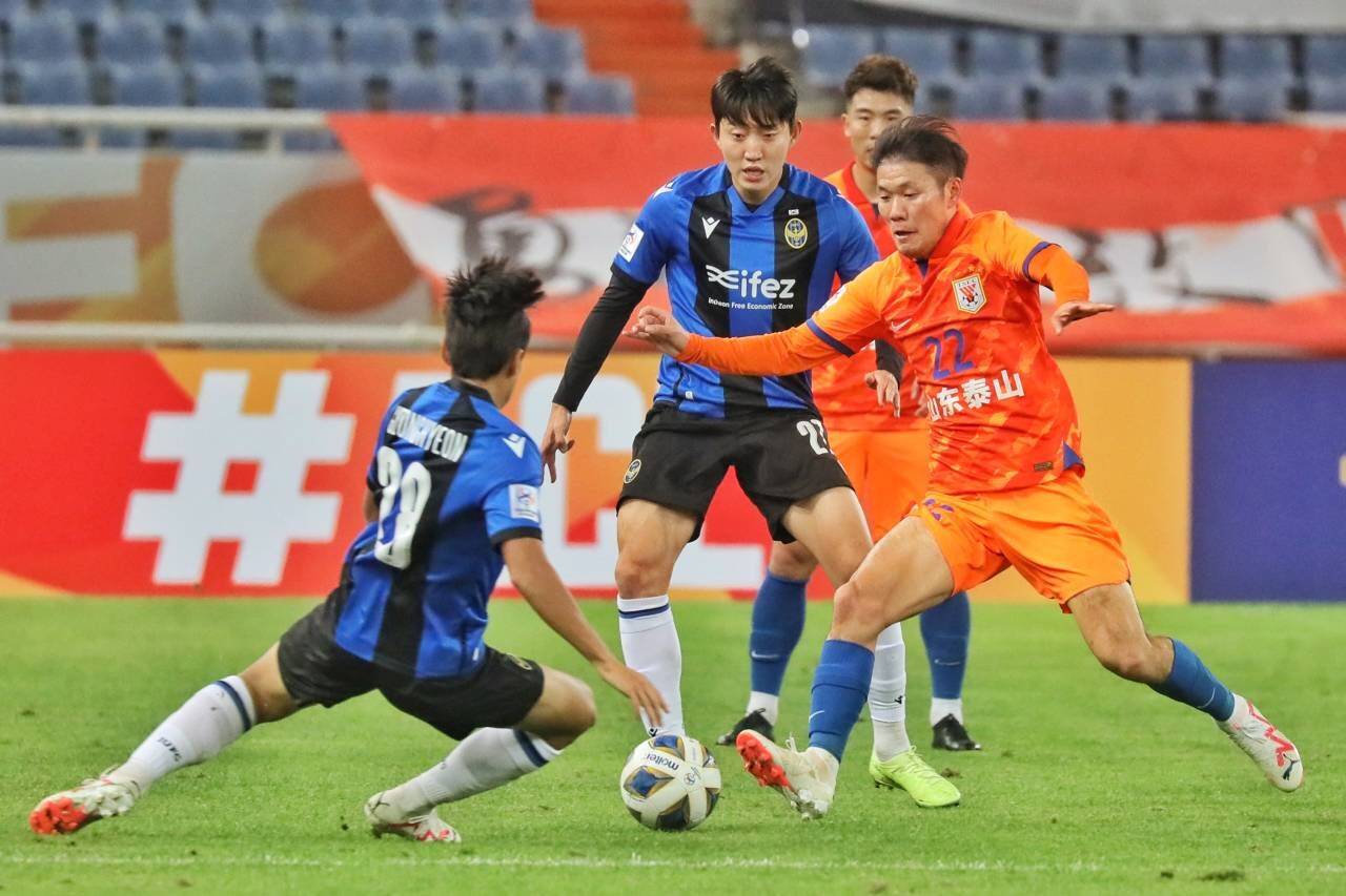 社区盾赛程吃紧,上海海港赛前官宣签约,引发热议,训练强度明显提升的简单介绍 社区盾赛程吃紧,上海海港赛前官宣签约,引发热议,训练强度明显提升的简单介绍